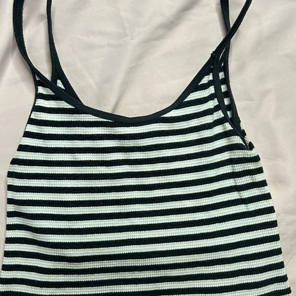 Brandy Melville Black and White Crop Camisole - Picture 2 of 3